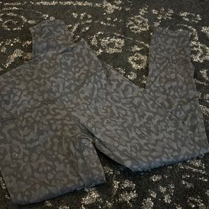 Lululemon Winder Under Legging Size 6